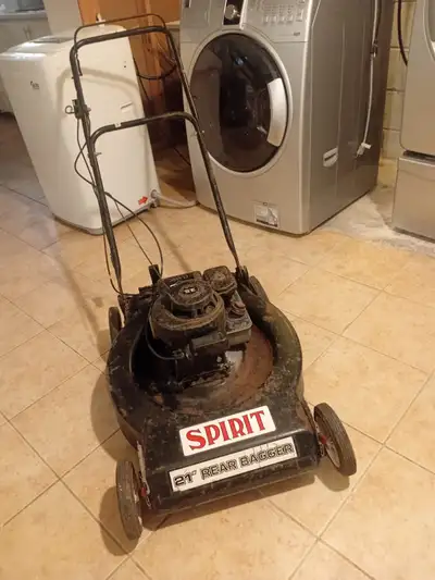 Briggs & Stratton Spirit Gas Lawn Mower    21inch, View more
