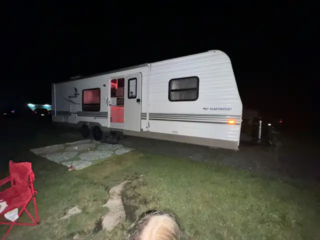 Fleetwood 28’ camper in Travel Trailers & Campers in Kingston - Image 4