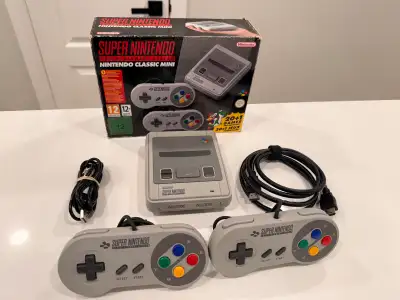 SNES Classic Mini console with 2 controllers and box - PAL versi, View more