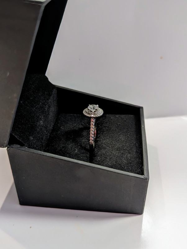 Women's 14K White Gold Engagement Ring~Size 6 in Jewellery & Watches in Hamilton - Image 3