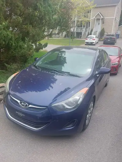 Hyundai Elantra 2012 à vendre – 1 500 $ 179 000 km Voiture vendue telle quelle. Fonctionne encore ma...