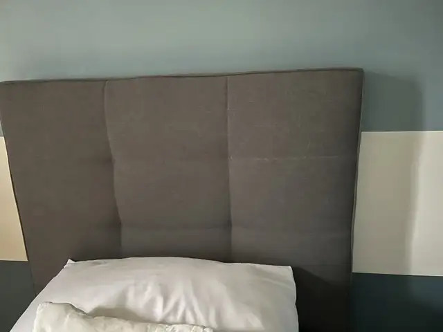 Modern Upholstered Bed Frame (Twin XL) in Beds & Mattresses in City of Montréal - Image 3