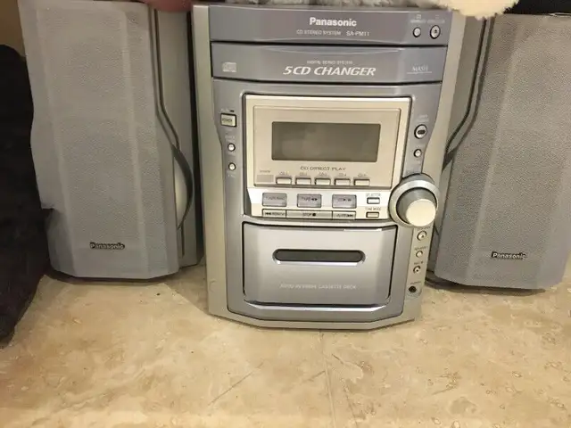 Panasonic CD stereo system with cassette deck  90w retro in Stereo Systems & Home Theatre in Mississauga / Peel Region - Image 4