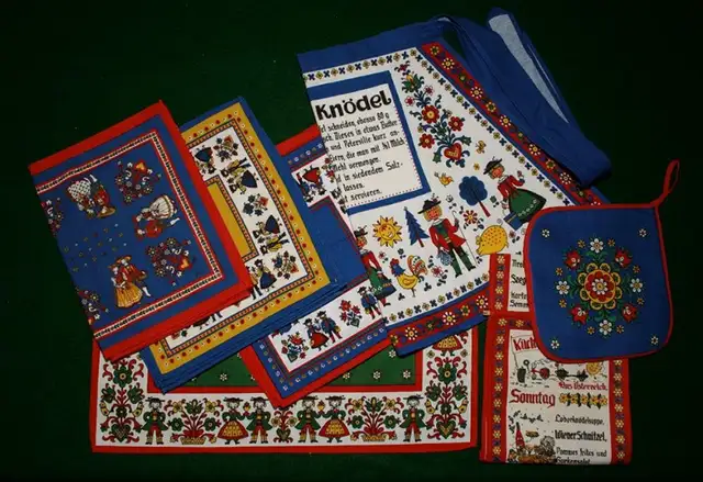 Austrian folk linen and other collectibles in Home Décor & Accents in Ottawa - Image 5
