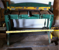 Brown Boggs metal shearing cutting machine with foot press