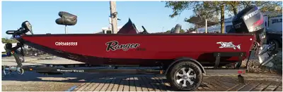 FOR SALE: 19'10" Aluminum Bass Boat with 92" beam, 70lb trolling motor, Evinrude 150HO (175hp). Cust...