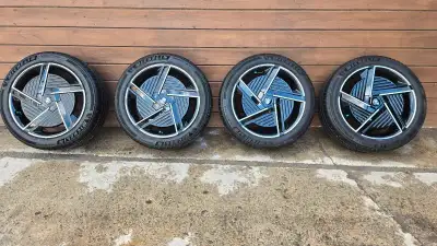 O.E. wheels tpms . Michelin primacy tour 255 45 20 all season. IONIQ5 Palisade santa fe Genesis gv70...