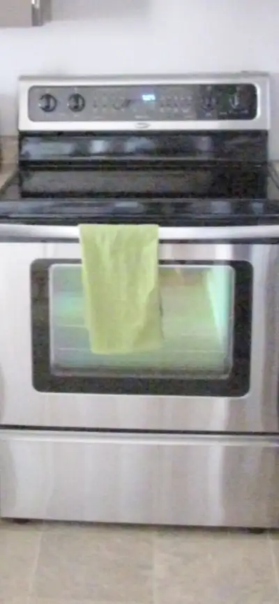 whirl pool gold fridge and stove, View more