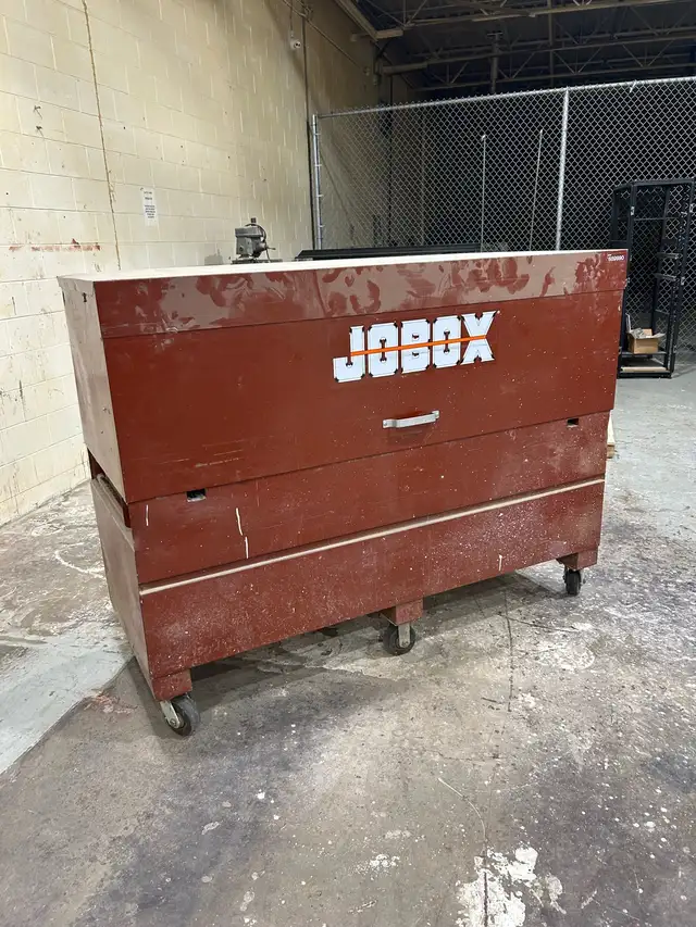Used job box in Tool Storage & Benches in Guelph - Image 3