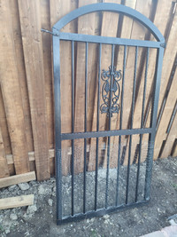 Fence metal gate