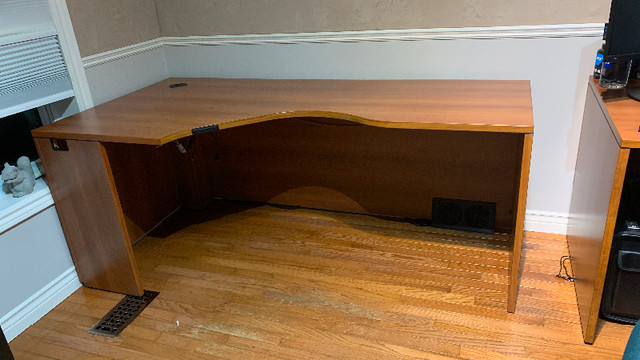 Desk - computer with return in Desks in Kitchener / Waterloo - Image 3
