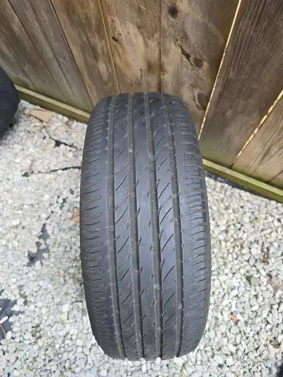 Selling a set of 4 used summer tires size 205/55R16. 2 × Kumho tires 2 × Tatko tires Summer tires Si...