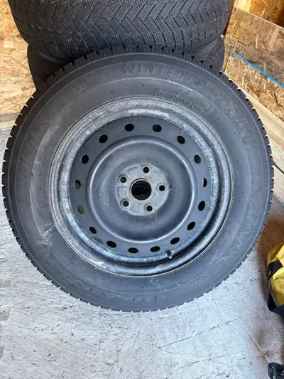 Selling winter tires (set of 4) with rims. Brand: WinterForce 2. Size: 225/55/R17 (5 × 114.3 mm) Tir...
