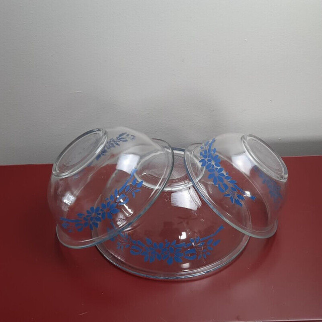 Set of 3 Vintage (1980's) Pyrex Bowls in Other in City of Toronto