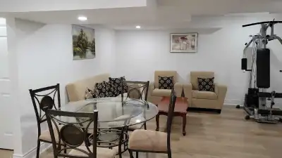 A bright, spacious room ia available for rent immediately or starting August 1st. Conveniently locat...