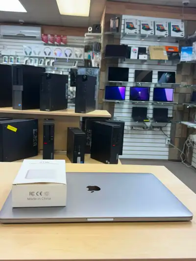 Apple Macbook pro 15 inch avec 16 gb, View more