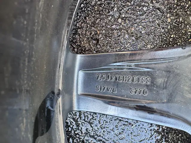 Authentic Mercedes AMG 18” 5 Spoke Rims 245/40R18 225/45R18 in Tires & Rims in Markham / York Region - Image 9