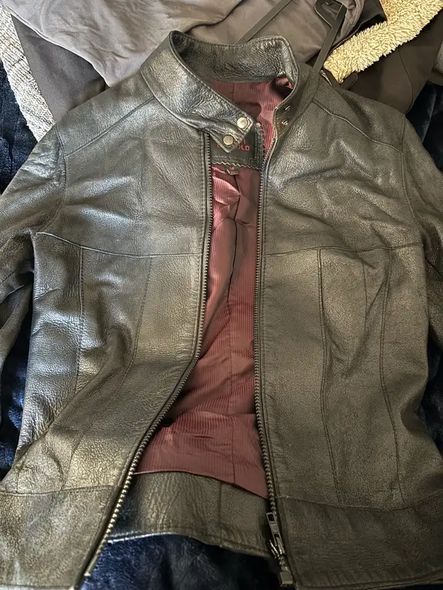 Vintage manteau de cuire  Large   in Women's - Tops & Outerwear in Longueuil / South Shore - Image 2