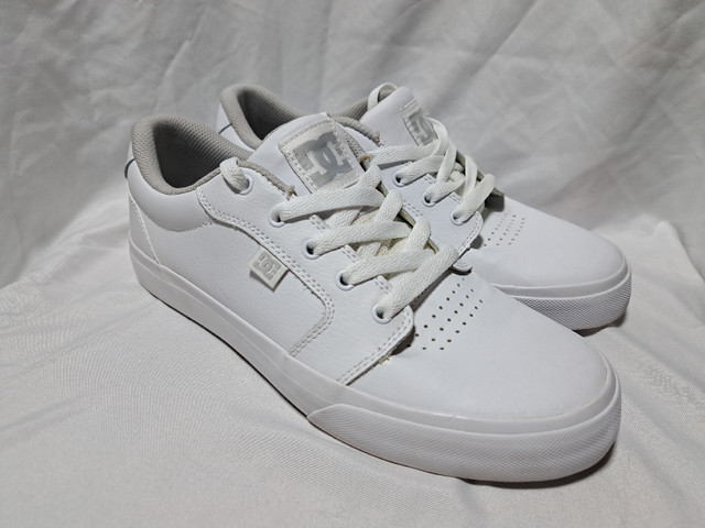 DC Anvil New Mens shoes Size 9 white on white in Men's Shoes in Red Deer