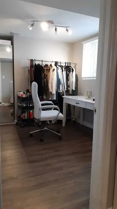 One Bedroom Basement apt for rent in Vaughan ON, Major Mac and Weston, separate entrance walkout to...