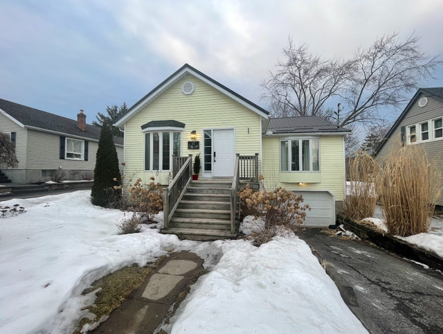 LOVELY 2 BEDROOM AVAILABLE