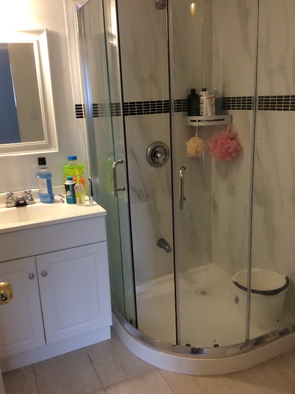 Room for rent near Finch/pharmacy Long Term Rentals City of Toronto