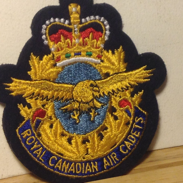 Vintage Royal Canadian Air Cadets Patch in Arts & Collectibles in Vancouver - Image 3