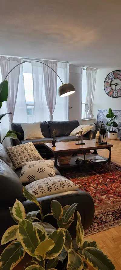 One Bedroom in 2 Bedrooms Apartment Short Term