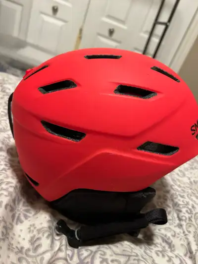 SMITH ski snowboard helmet Orange 55 to 59 cm Like new condition. Ventilated