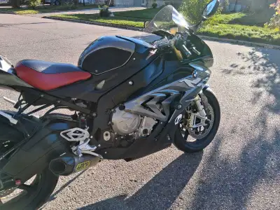 2017 S1000rr Single owner Full electronics Hp wheels DDC Dynamic suspension Aftermarket levers (adju...