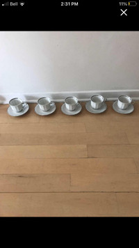 Walbrzych porcelaine cups & saucers - tasses & souscoupes  