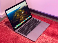 2020 Macbook Air 13” / 256 GB SSD / Perfect for Students