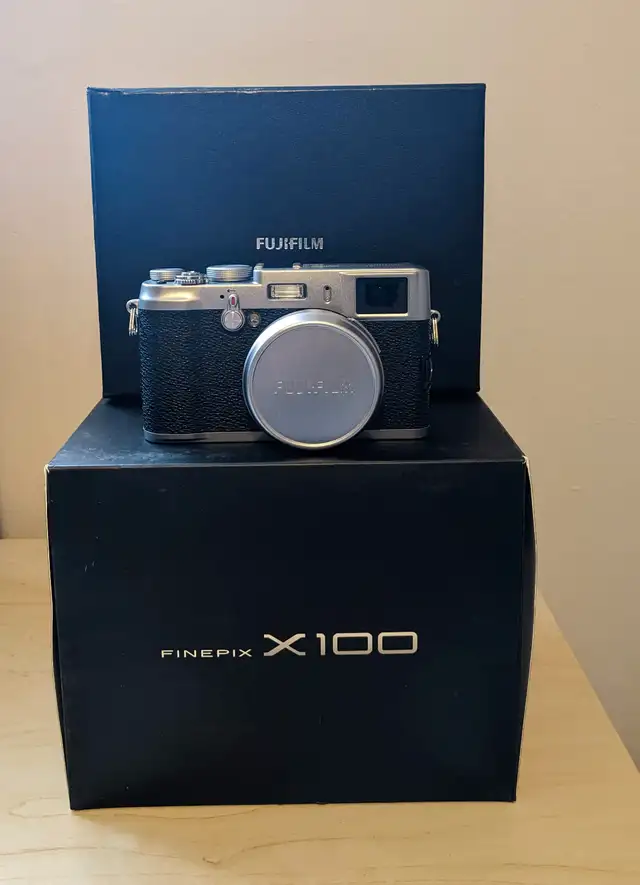 Fuji fujinon fujifilm x100 X100 X100 DIGITAL  camera box manual628643650579211211