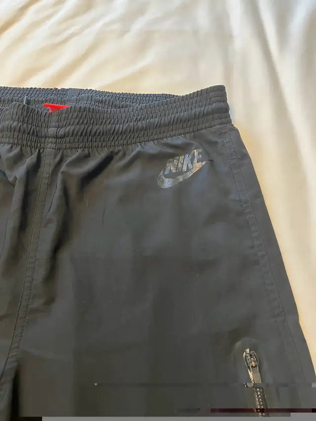 Nike Jogger Pants- size Small in Women's - Bottoms in Barrie - Image 5