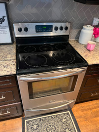 Frigidaire gallery stove with convection 6 years old