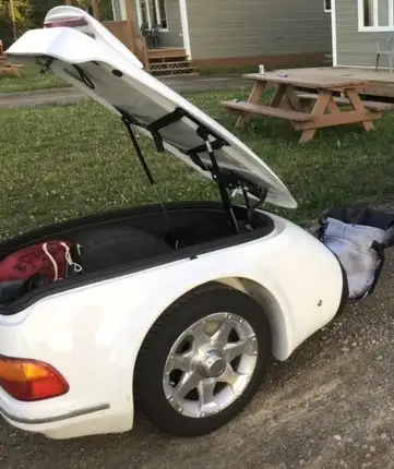 23 Cubic ft cargo space / Spoiler / integrated tail lights / bra / cooler package/ light's cable for...