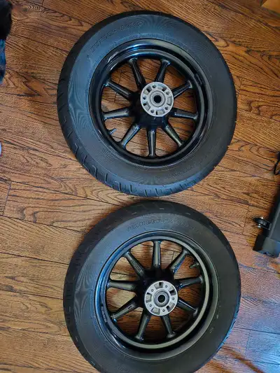 Tires in good shape for a 2022 Heritage Classic Softtail Motorcycle Email at batman05.sv@gmail.com i...