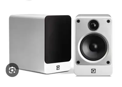 In like new condition with boxes and all packaging. Please read reviews. These are excellent soundin...