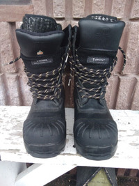 New Dunlop steel toe work boots