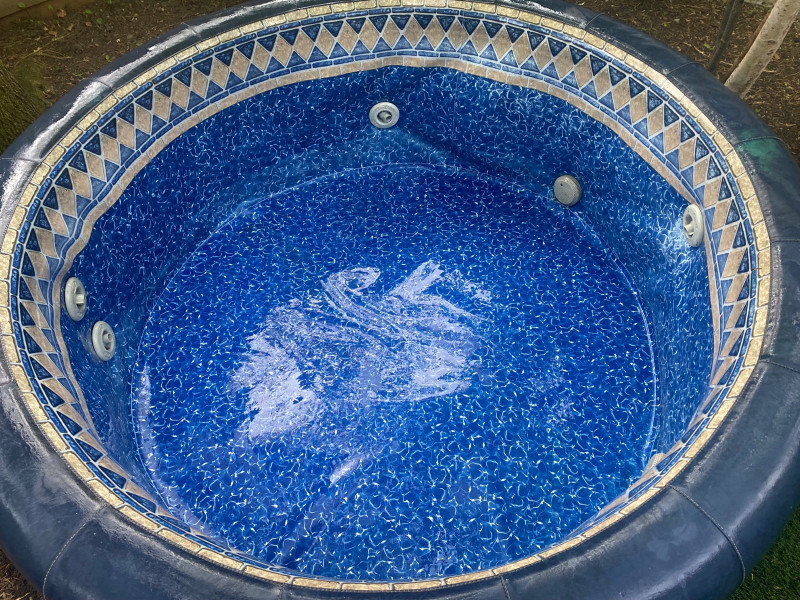 Free two person hot tub jets leak needs repair Free Stuff City