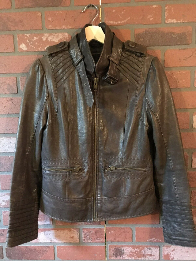 Mackage leather jacket dans Femmes - Hauts et vêtements d'extérieur  à Laval/Rive Nord - Image 2