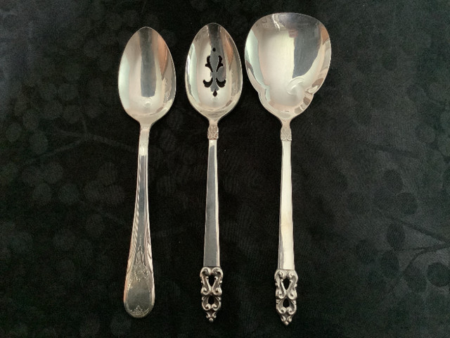 3 Silver Plated Serve Spoons Rogers Bro Frederik Royal Empress in Arts & Collectibles in Sarnia