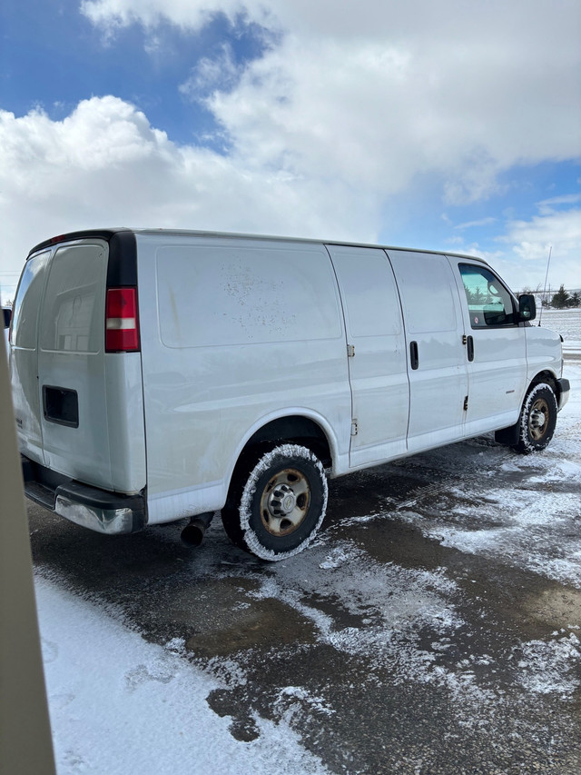  2011 Chevy express diesel  in Cars & Trucks in Guelph - Image 3