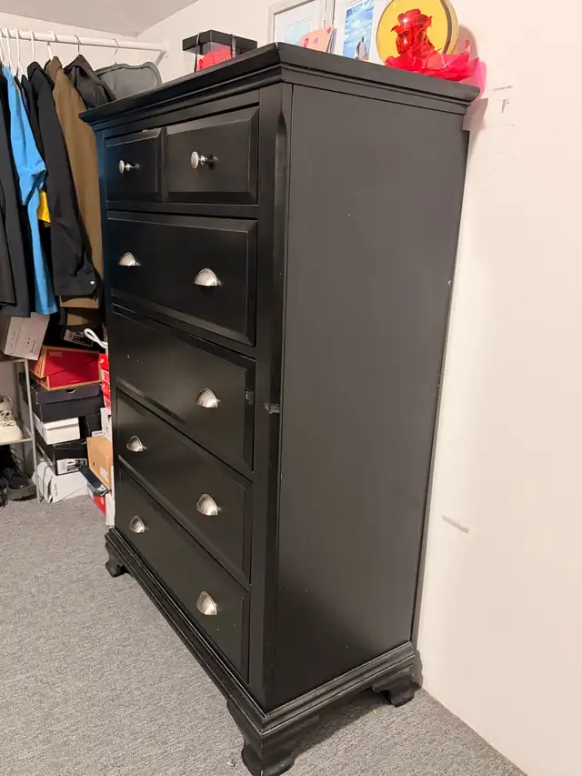 Black Wooden Dresser in Dressers & Wardrobes in Oshawa / Durham Region - Image 3
