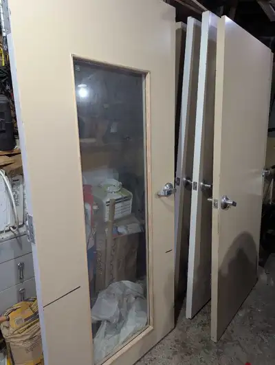 Solid wood door with window / Porte plate en bois massif vitre, View more