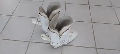 Women's ski boots, View more