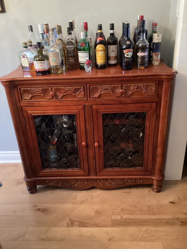 Wine/Liquor Cabinet in Hutches & Display Cabinets in Markham / York Region