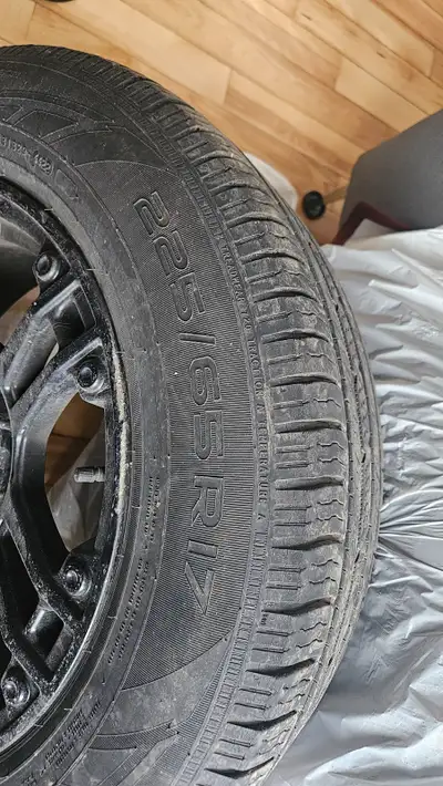 2 tires 225/65/r17 tires. 2 rims 17x7.5j