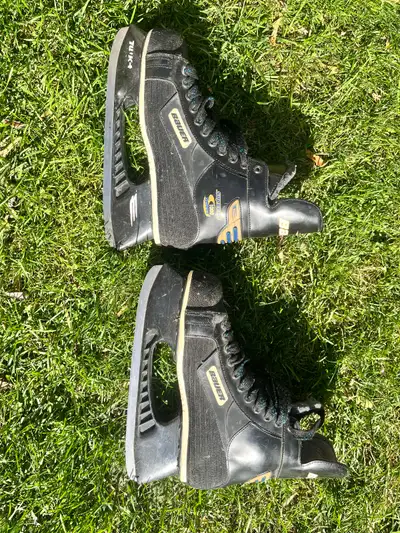 Bauer Supreme 1000 Select men’s hockey skates, View more