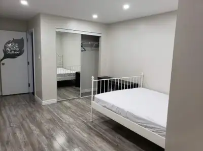 close to Wilson station basement room for a single